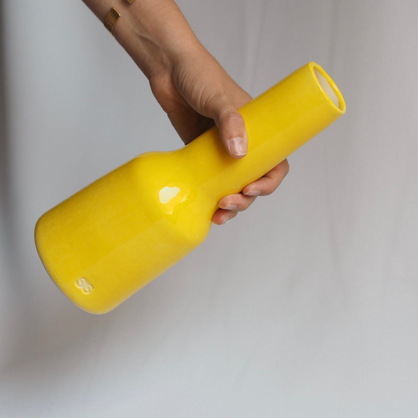 CAMPARI JUG - CANARY YELLOW